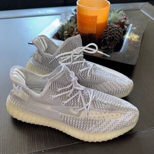 Adidas Yeezy Boost 350 V2 Gray Sneakers . Replica.